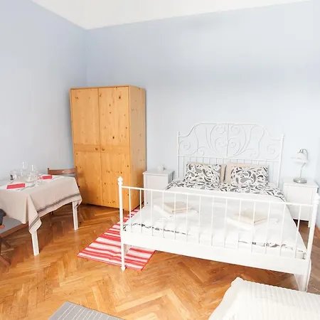 Stradivari Apartment Budapest