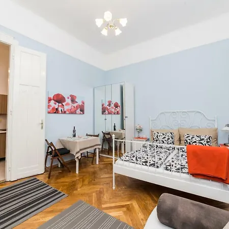 Stradivari Apartment *